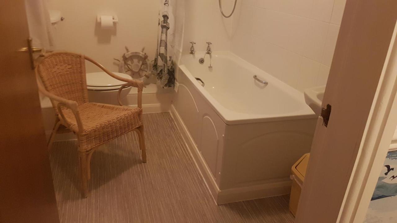 Cameron Court B&B Flamborough Exteriör bild